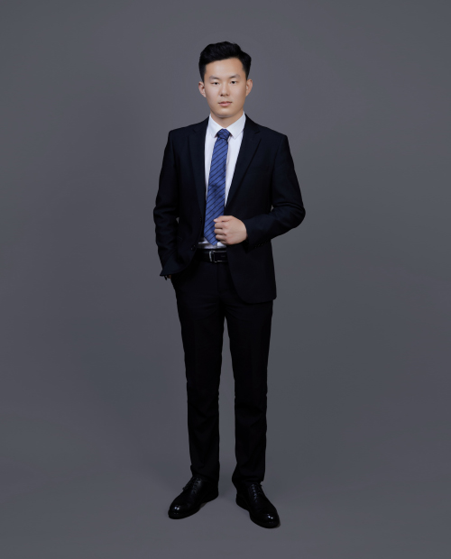 李志伟